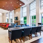 Holiday Inn Express & Suites Langley By Ihg