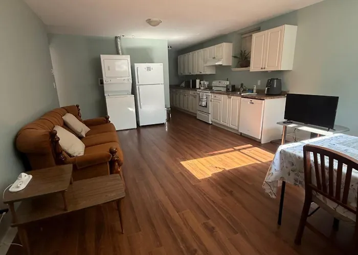 2 Bedroom Suite With Private Entrance