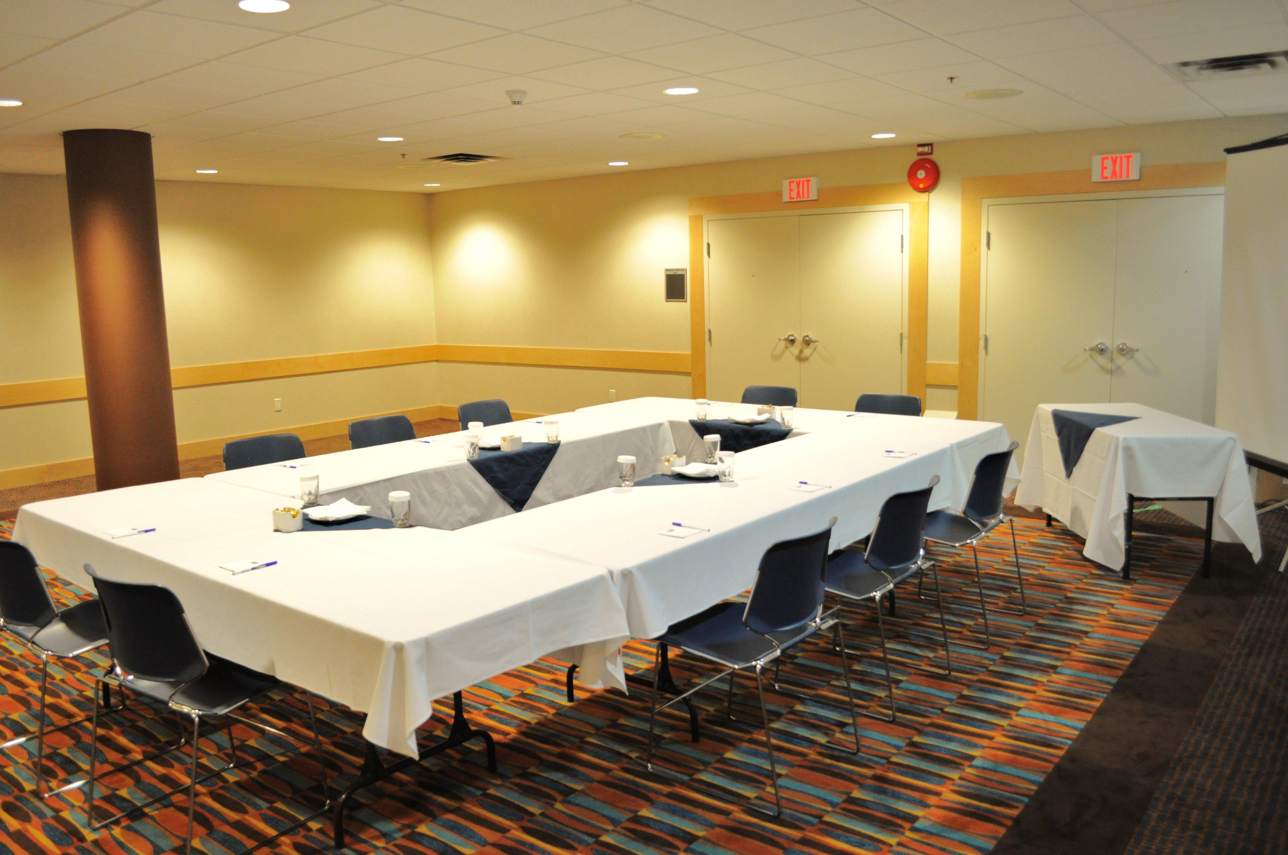 Express & By Ihg 3* Langley
