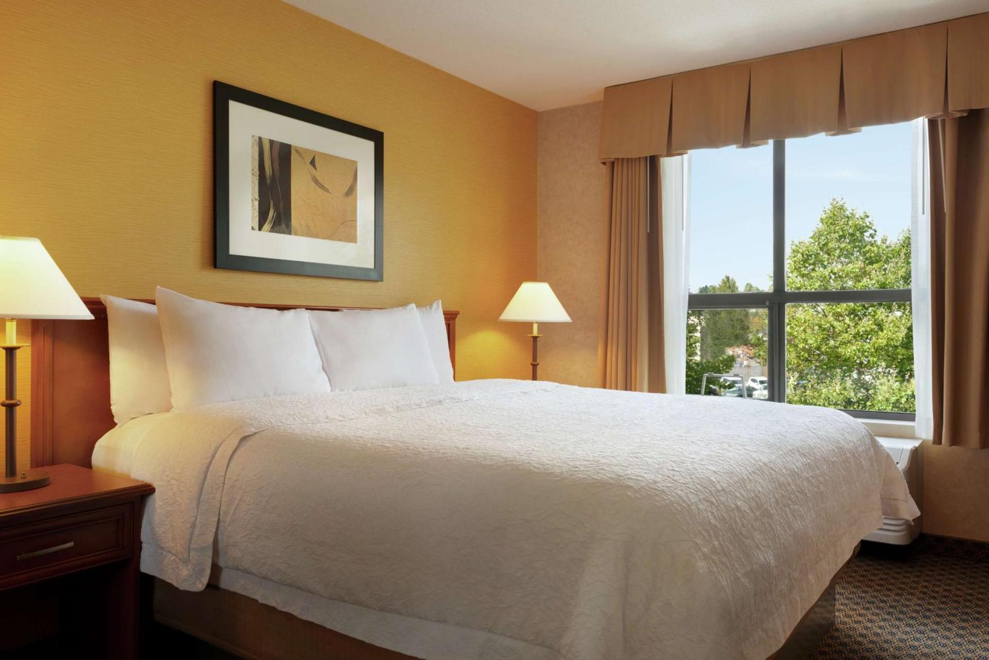 Hotel Hampton & By Hilton Langley-surrey 3*
