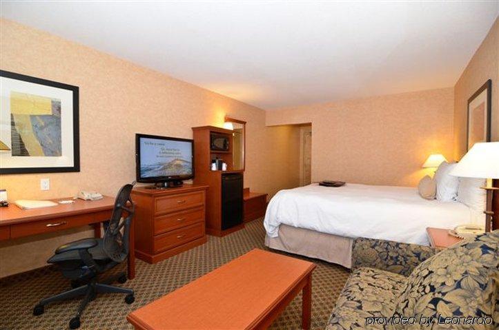 Hotel Hampton & By Hilton Langley-surrey 3*