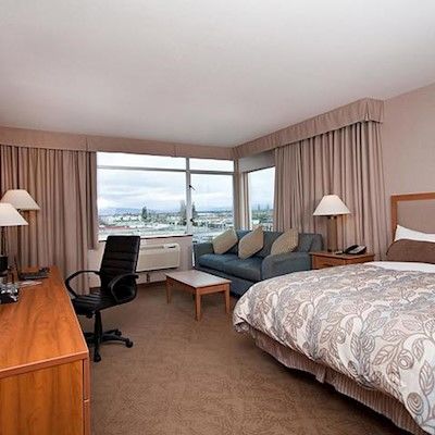 Coast & Convention Centre 3*