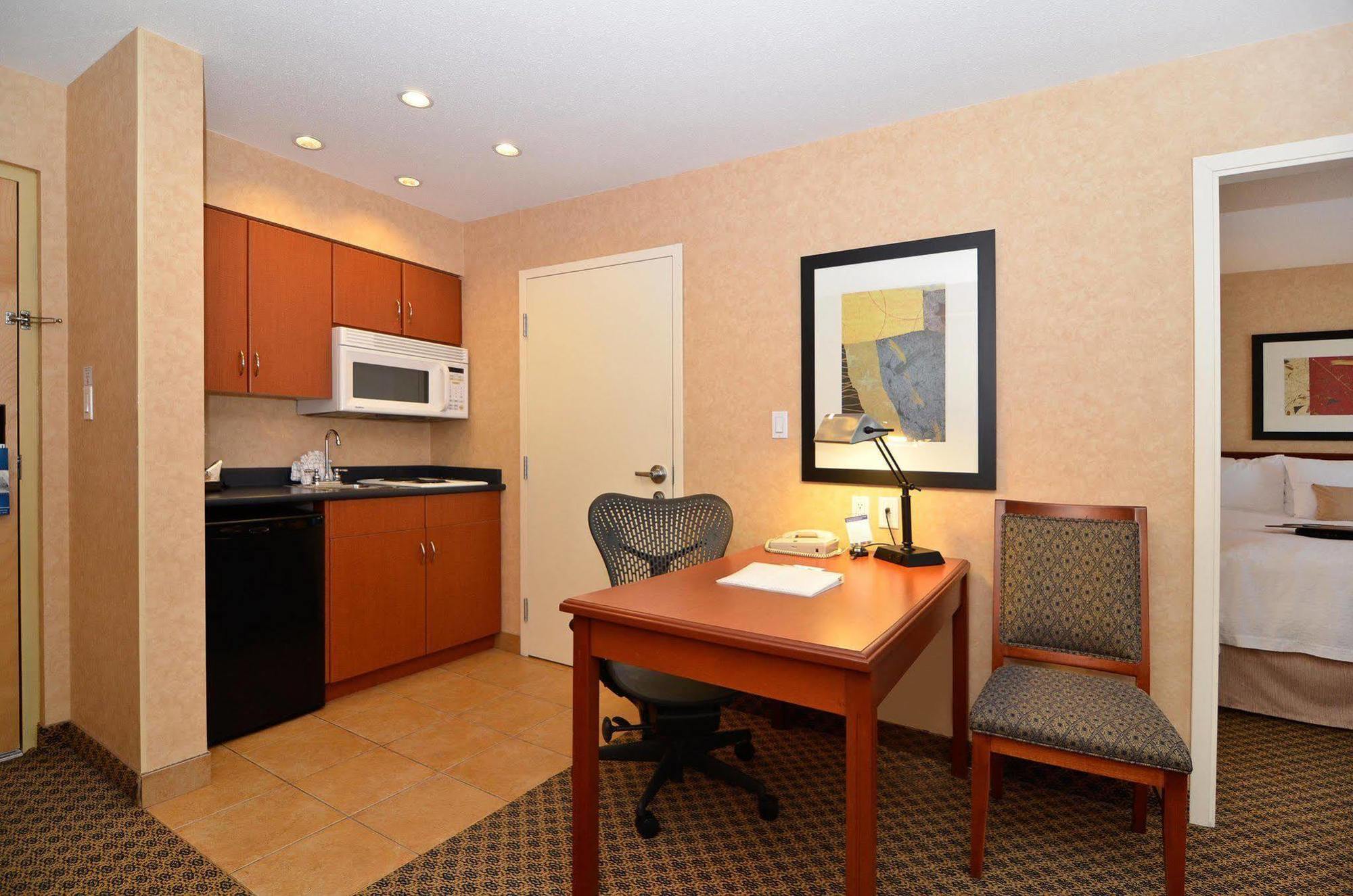 Hampton & By Hilton Langley-surrey Langley