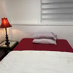 Langley City Homestay - Cozy Budget Room- 5 Min From Downtown