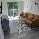 Spacious 3 Bedroom 2 Living Room Renovated House