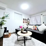 Langley Heights 2 Bedrooms Sweet Suite