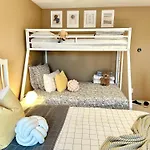Scorpion Hiuse Langley -Room 2