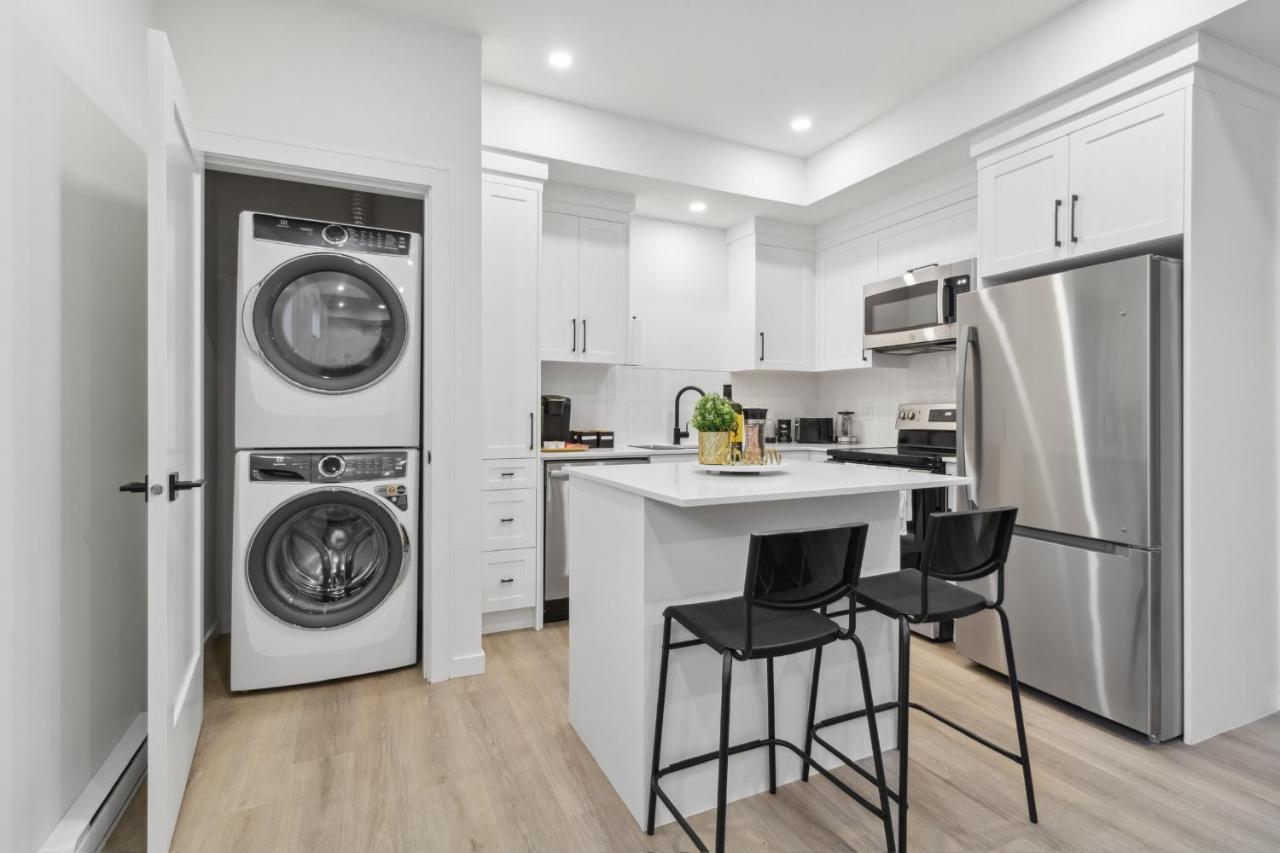 Luxurious & Stylish 2br P/suite, Near Vancouver Langley