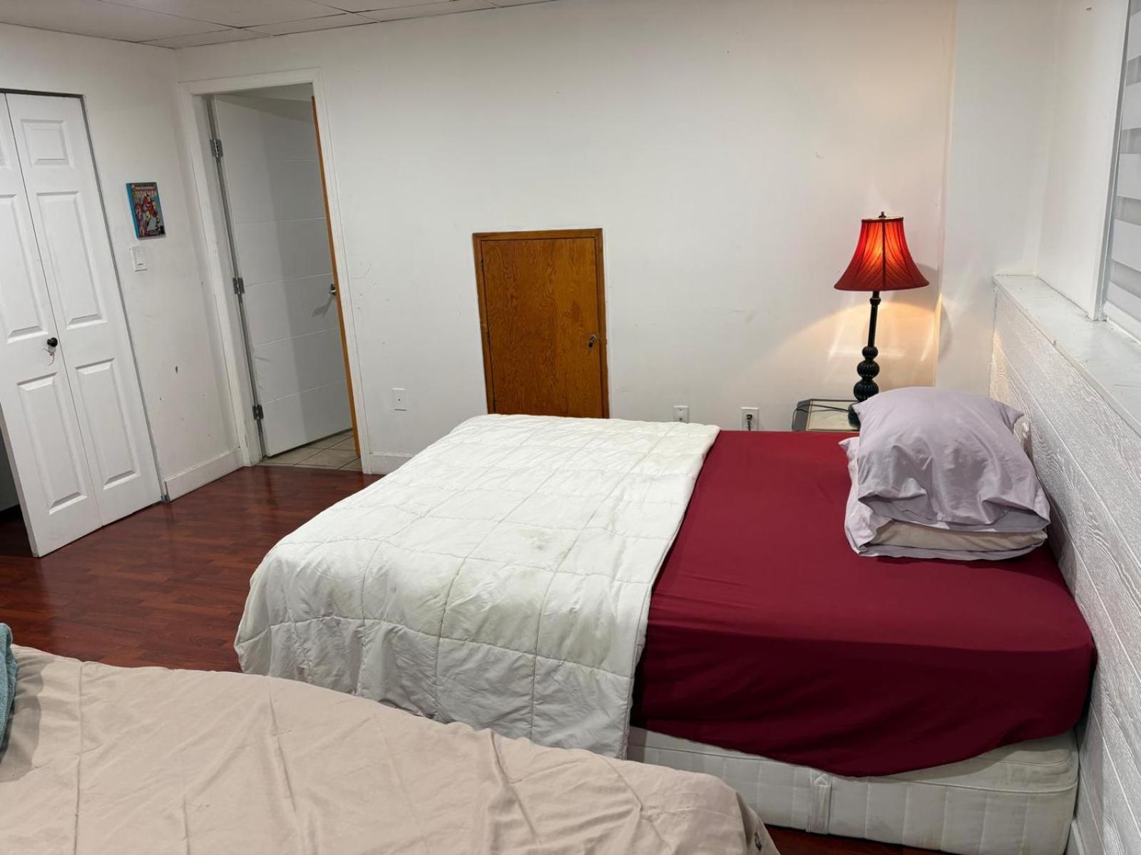 Homestay - Cozy Budget Room- 5 Min From Downtown *
