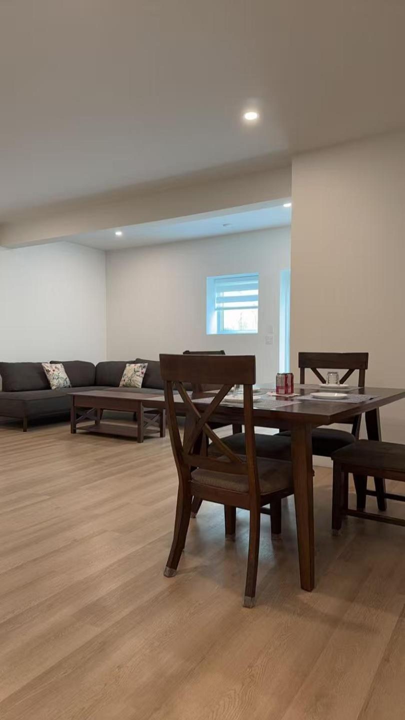 Homestay Basement -langley Willoughby