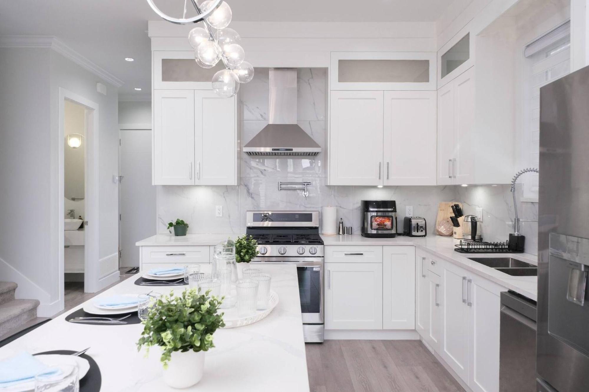 Modern 3br Near Events Centre & Ev Charger *