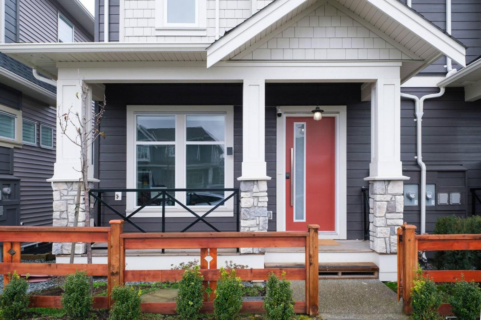 Modern 3br Near Events Centre & Ev Charger Langley