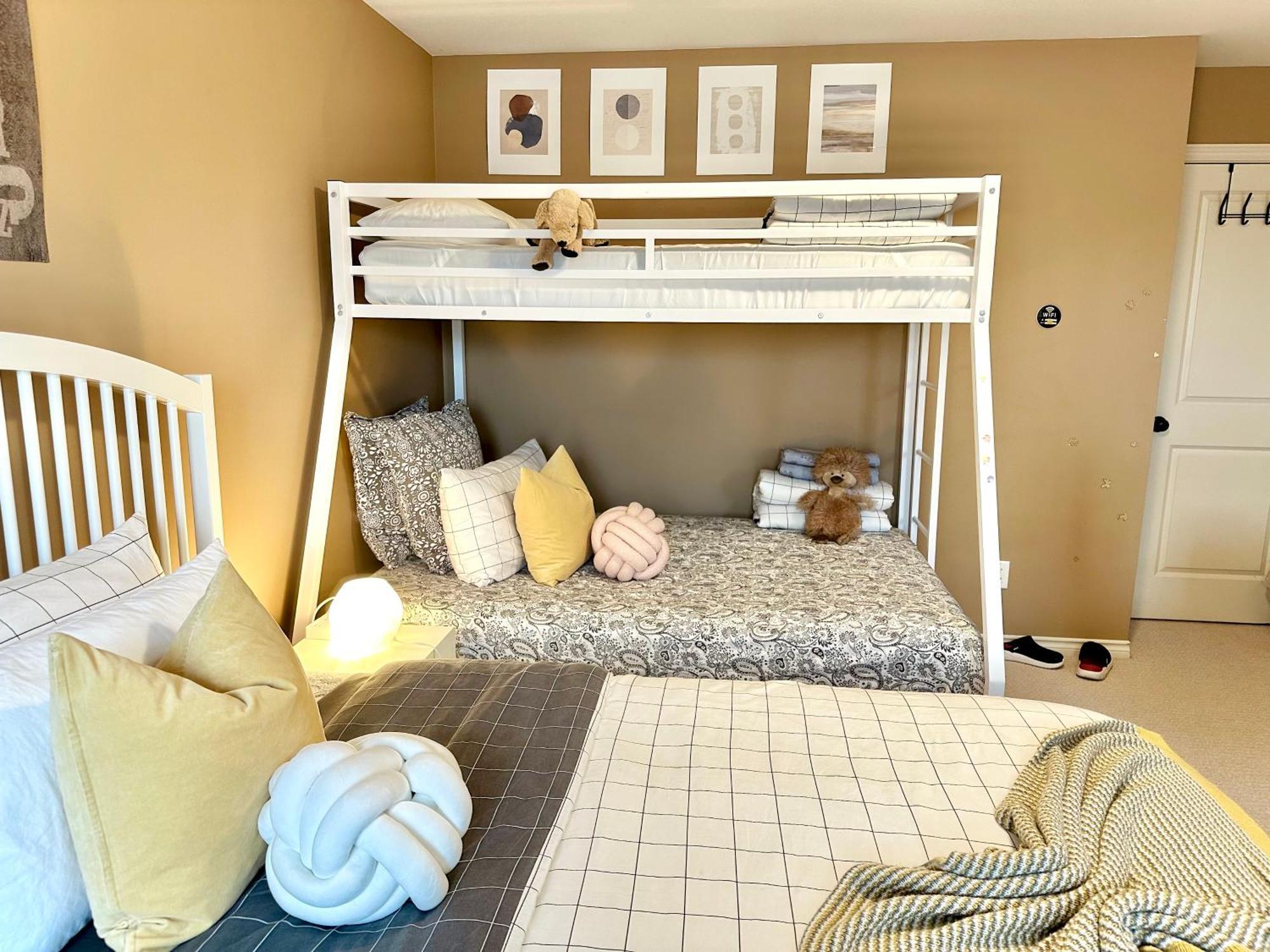 Scorpio House -room 2 Langley