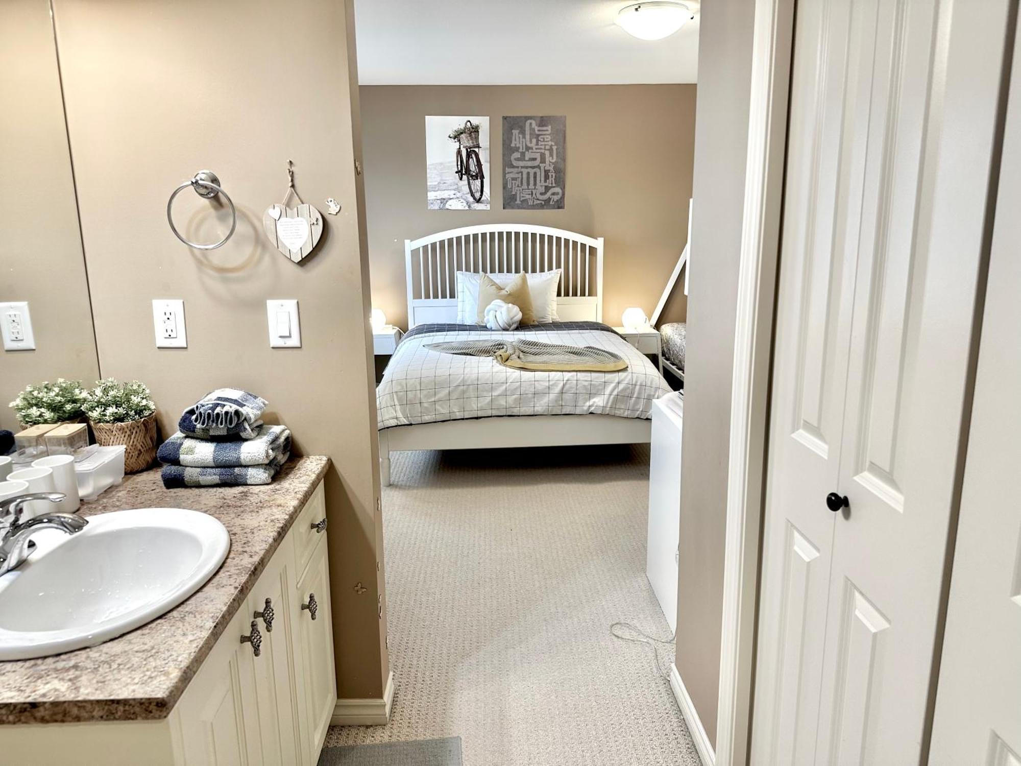 Scorpio House -room 2 * Langley
