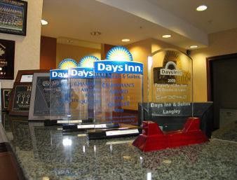 Days & By Wyndham 3*