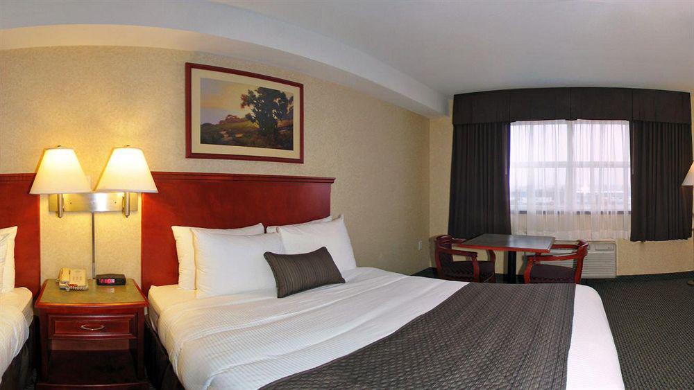 Days & By Wyndham Hotell Langley