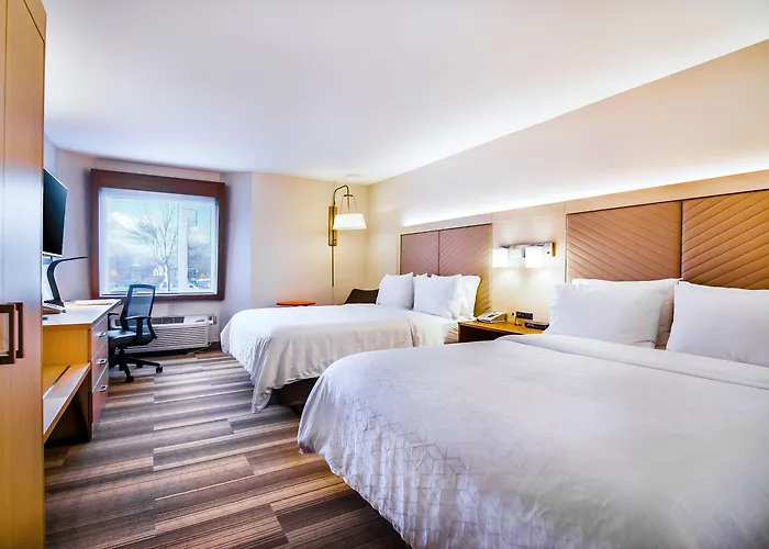 Holiday Inn Express & Suites Langley By Ihg