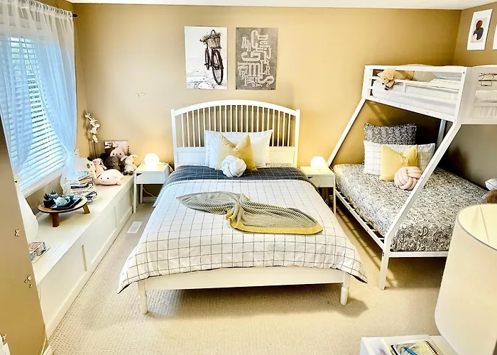 Scorpion Hiuse Langley -Family Connecting Eye Room Suite