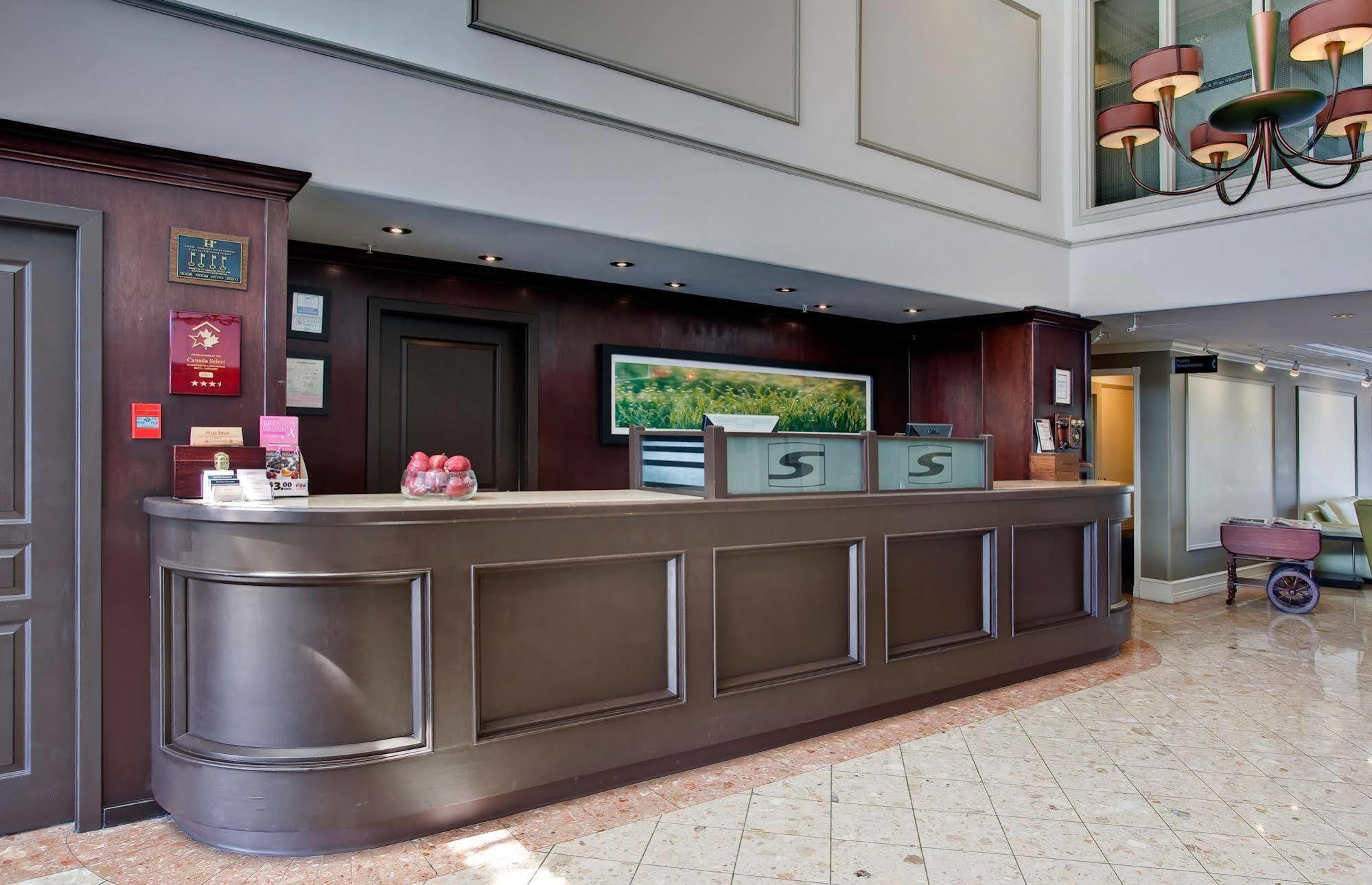 Sandman Hotel 3*